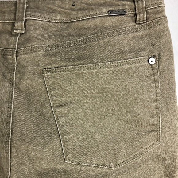 Nicole Miller Straight Leg Leopard Print Jeans - Picture 2 of 7